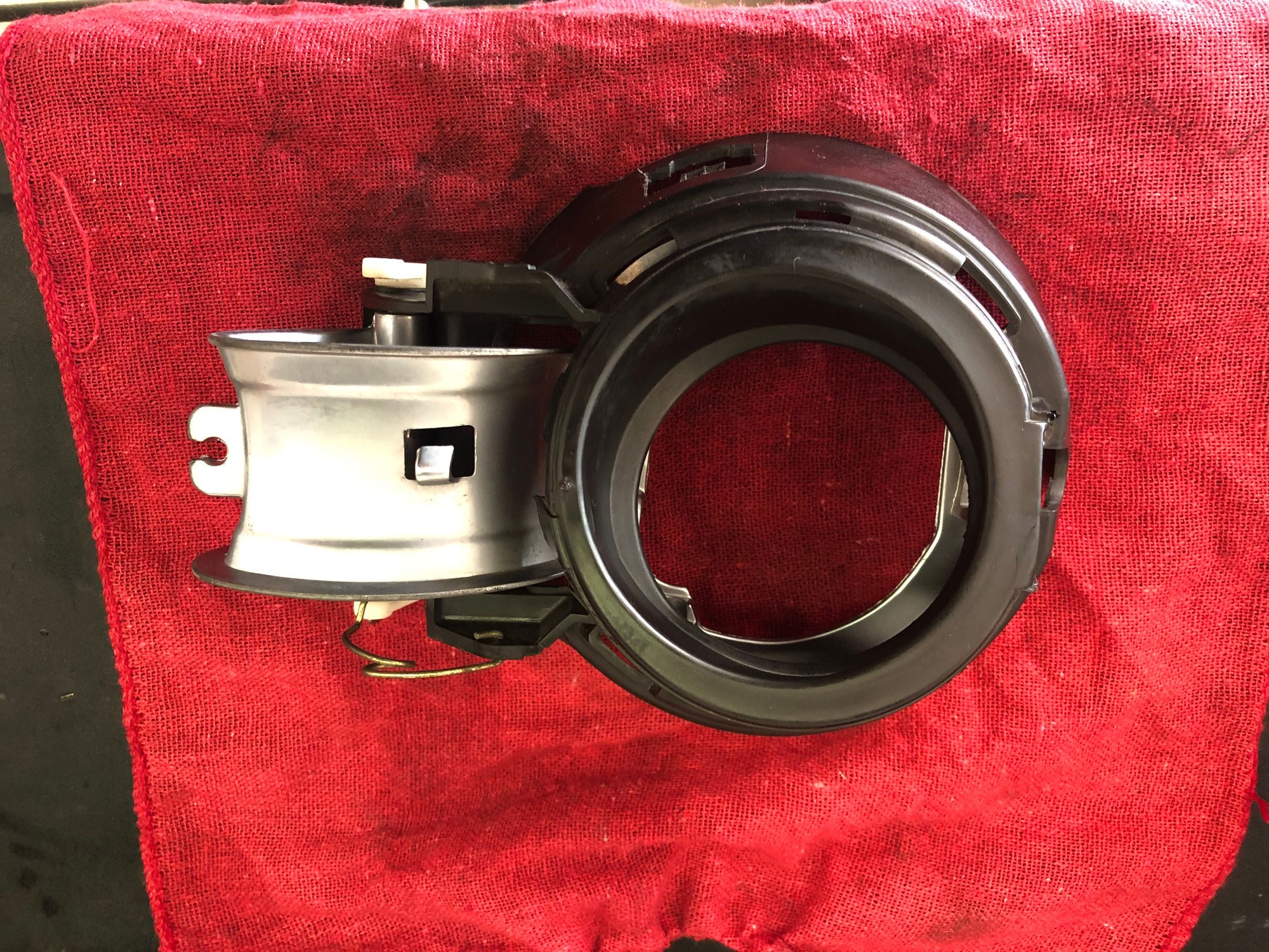 Exterior Body Parts - Gas cap hinge - Used - 2002 to 2006 Mini Cooper - Austin, TX 78738, United States