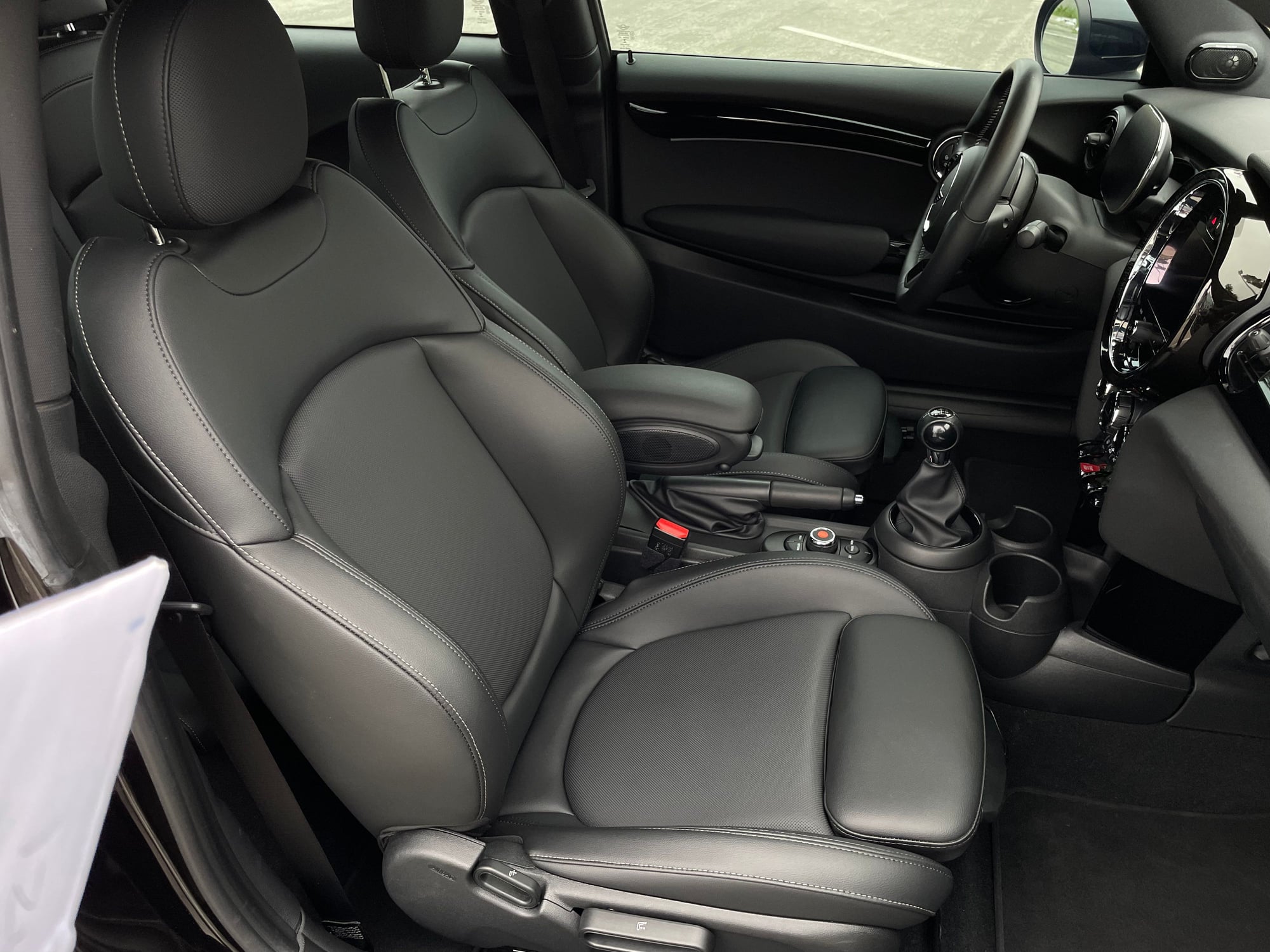 2022 Mini F56: Mini Hatch/Hardtop - 2022 Mini Cooper S manual transmission - Used - Ventura, CA 93003, United States