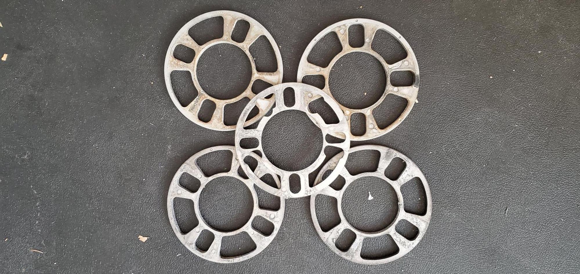 Miscellaneous - Cast aluminum wheel spacers (4 @ 8 mm & 1 @ 5 mm thickness) - Used - 2002 to 2006 Mini Cooper - Payson, AZ 85541, United States