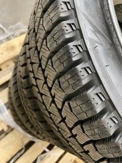 Wheels and Tires/Axles - 16" Blizzaks with OEM Mini rims - Used - All Years Mini R56: "Mk II" Mini Hatch/Hardtop range - Binghamton, NY 13902, United States