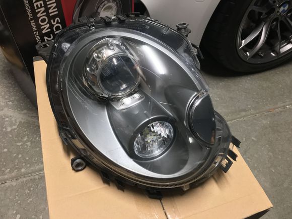 Right headlight