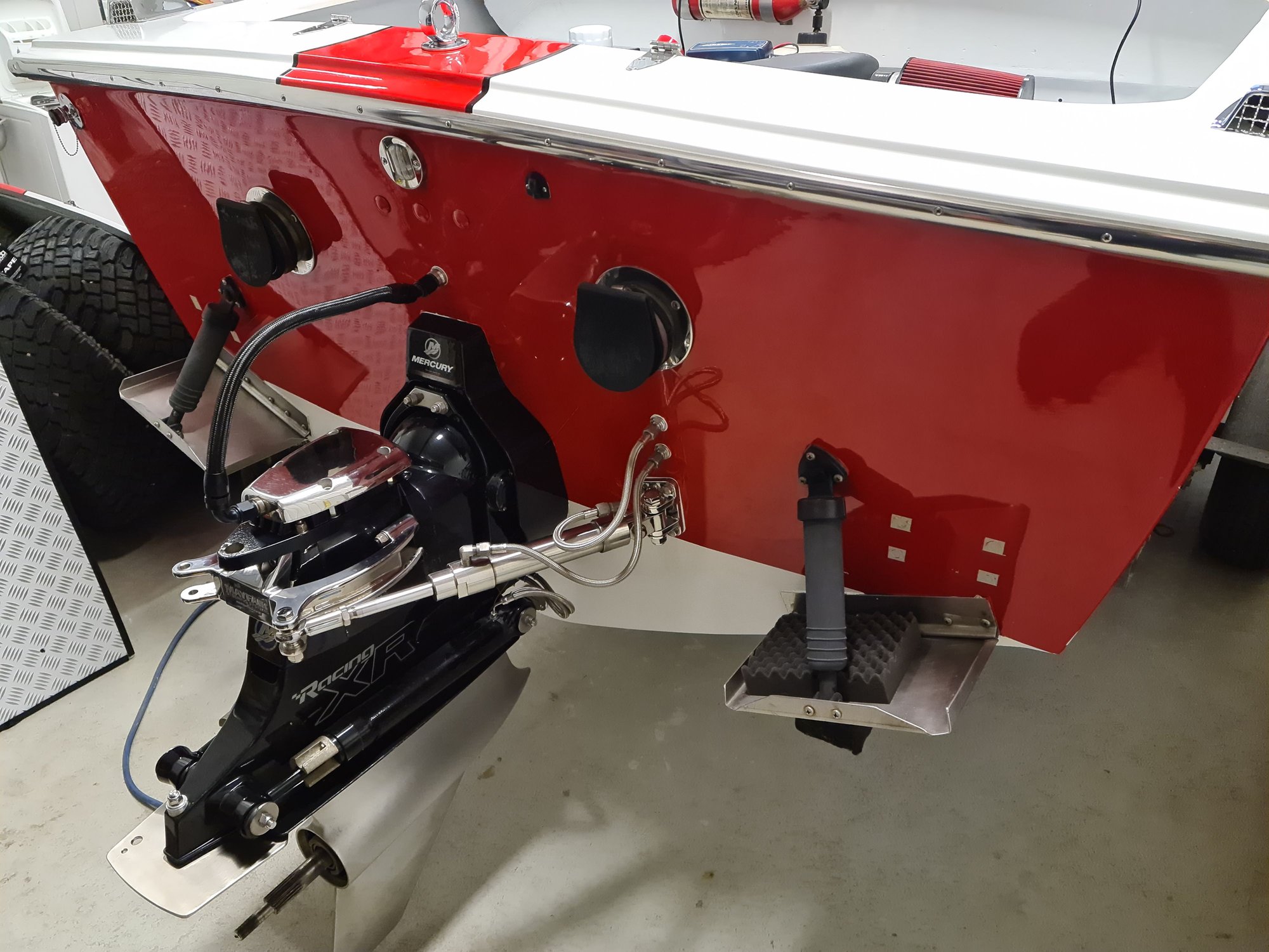 Donzi 21 trim tab placement.