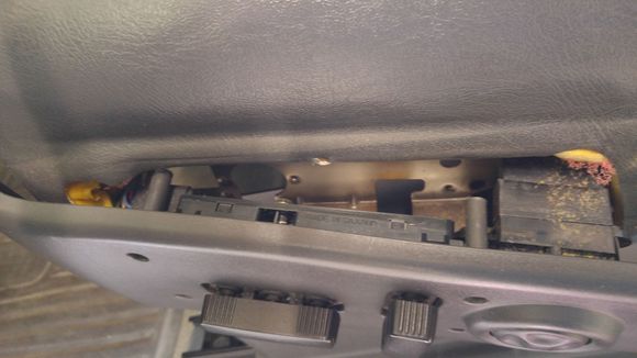 My 2005 GMC Sierra 1500 VHO 6.0L Performance Edition's driver's seat's 8-way power switch in a state of unreliability