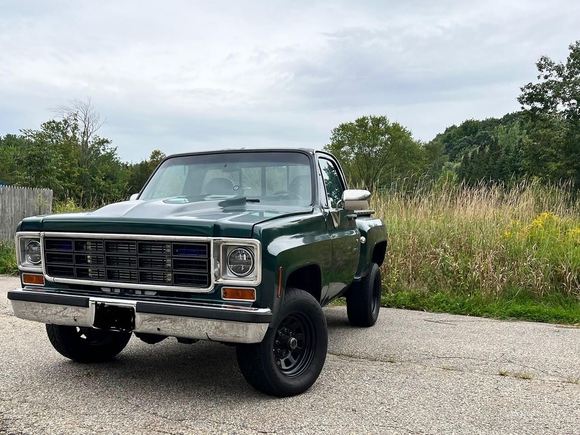 Really stance. plan to drop the rear 2 inches to level it out