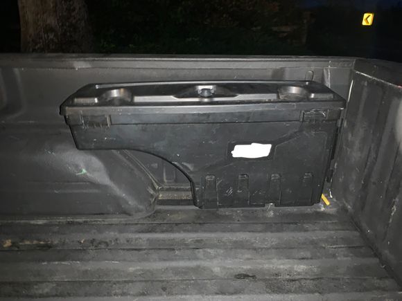 Got this from a buddy. Swing out tool box, got it in trade for dynoing his little Toyota pickup which I think is like a 73ish Toyota, 22r/20r hybrid, with cam and a bunch of other stuff done made 106/126. 