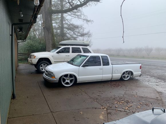 The truck before on 20” Lorenzo’s from 2005 lol. 