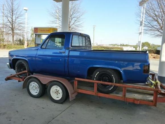 Picking up the truck. 305 TBI and broken 700r4. Had to put the intake and front accesories back on it and then swap in a new trans to get it on the road while I saved up to LS swap it. March 2013