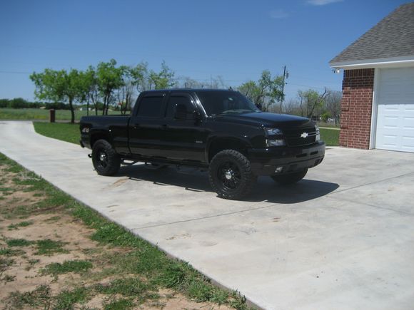 View of the whole truck after bumpers being painted