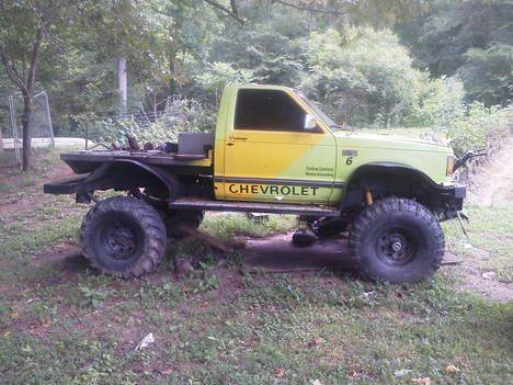 My custom built mud/ woods toy back in the summer getting ready for the muncie sm465 and np208 t-case.