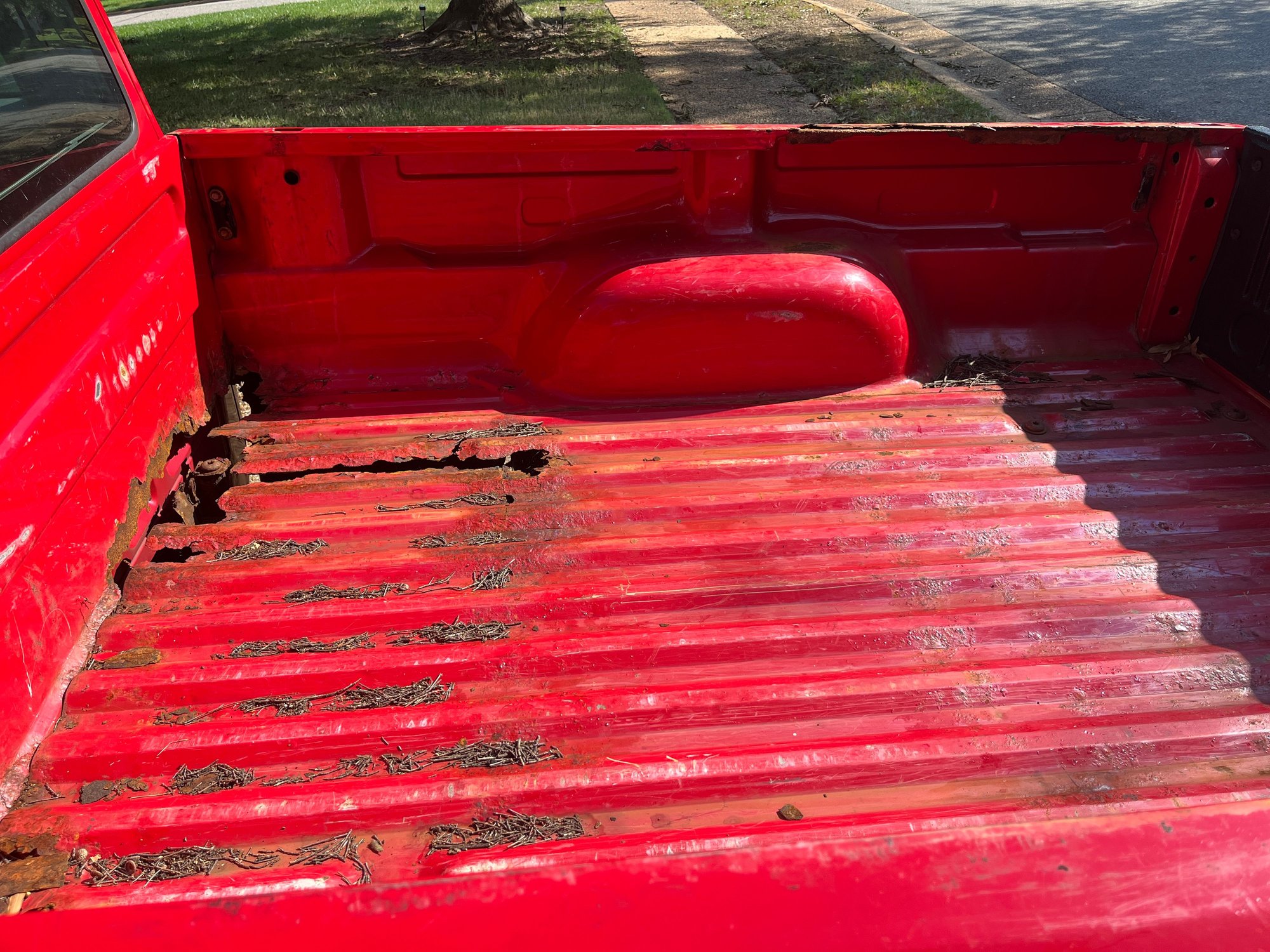 2007 Ford Ranger - 2007 Ford Ranger XLT - Red- BEST OFFER - Used - VIN 1FTYR44U57PA46552 - 135,804 Miles - 6 cyl - 2WD - Automatic - Truck - Red - Williamsburg, VA 23188, United States