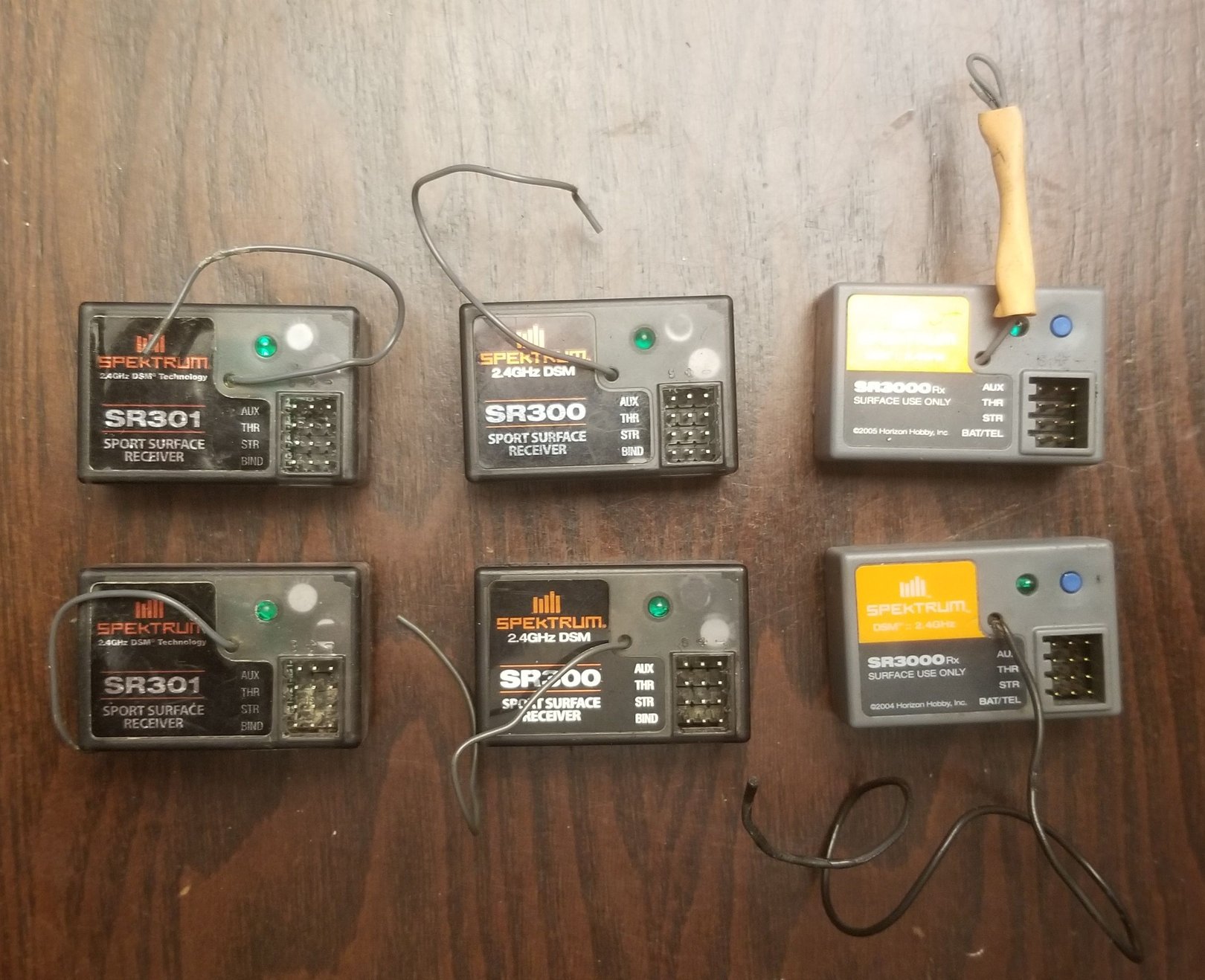 Total of 6 Spektrum Receivers (rx) for Sale (2) SR301's, (2) SR300's