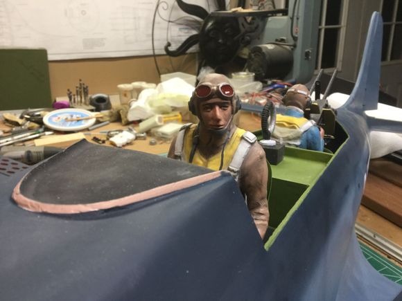 Looks like Mark Knoffler from Dire Straits!