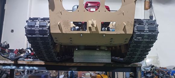 We have a 35cc four-cycle gasoline engine, the heart of the tank.