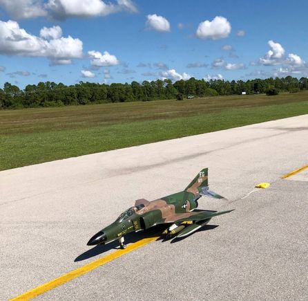 Drogue chute behind jet