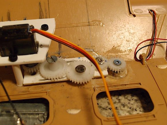 The gearbox motor and the sloping front,using wire and servo horns did not work.