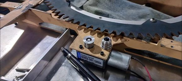 Consider fixing the hub of the drive gear and the motor shaft.