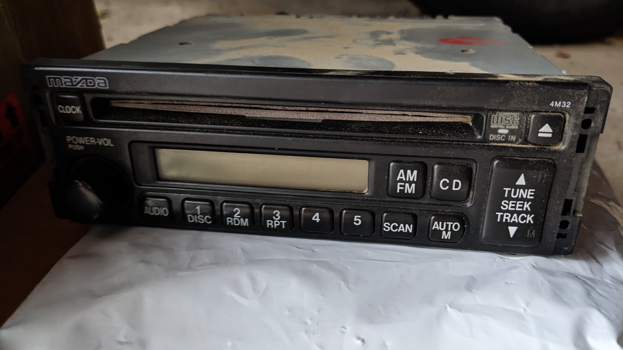 Audio Video/Electronics - Mazda Protege Head Unit CD AM/FM - Used - 0  All Models - Plattsburgh, NY 12901, United States