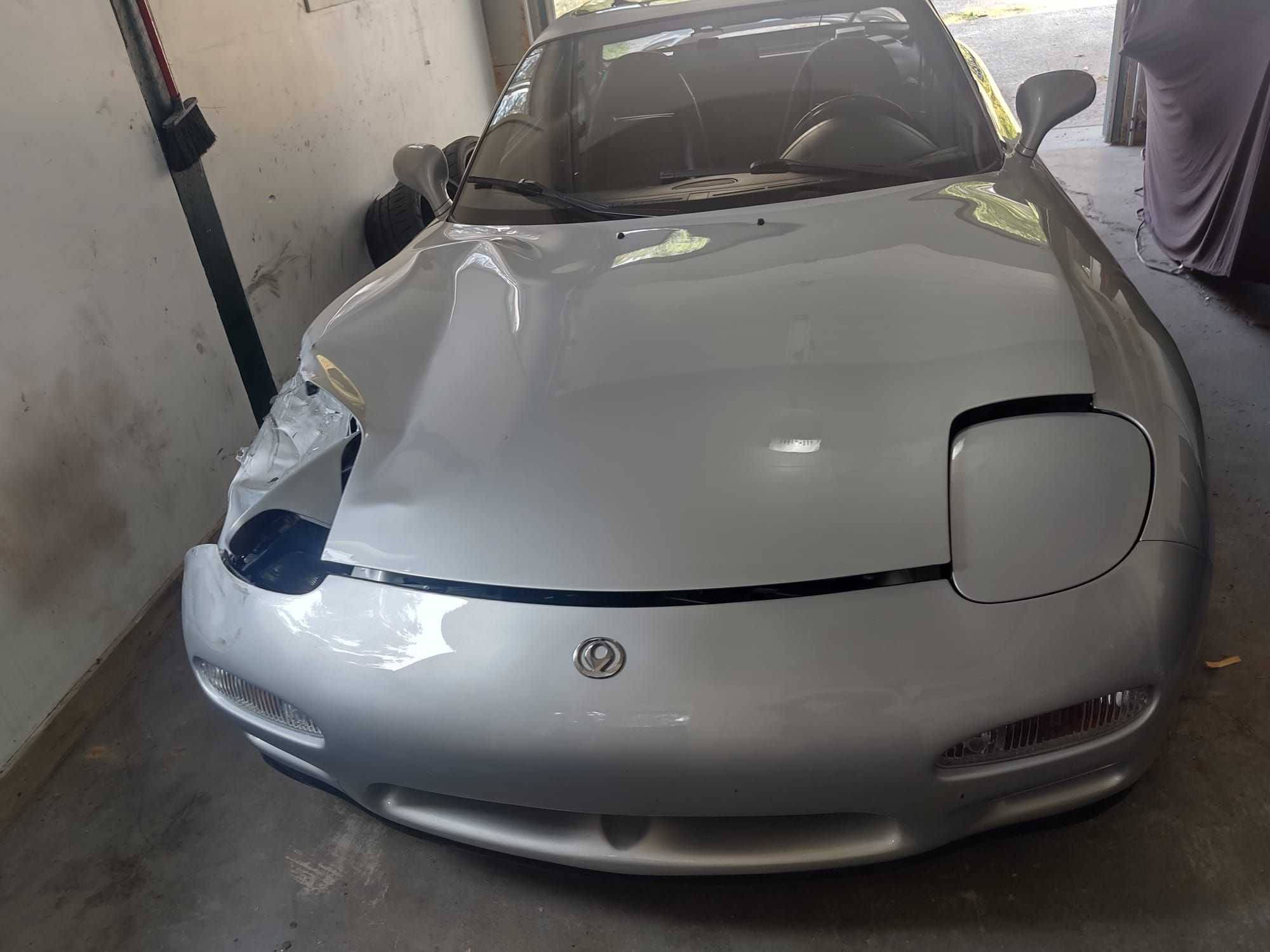 1994 Mazda RX-7 - 1994 RX7 SSM - crash damage - Used - VIN jm1fd3339r0300000 - Manual - Silver - Delta, BC V4C1P7, Canada