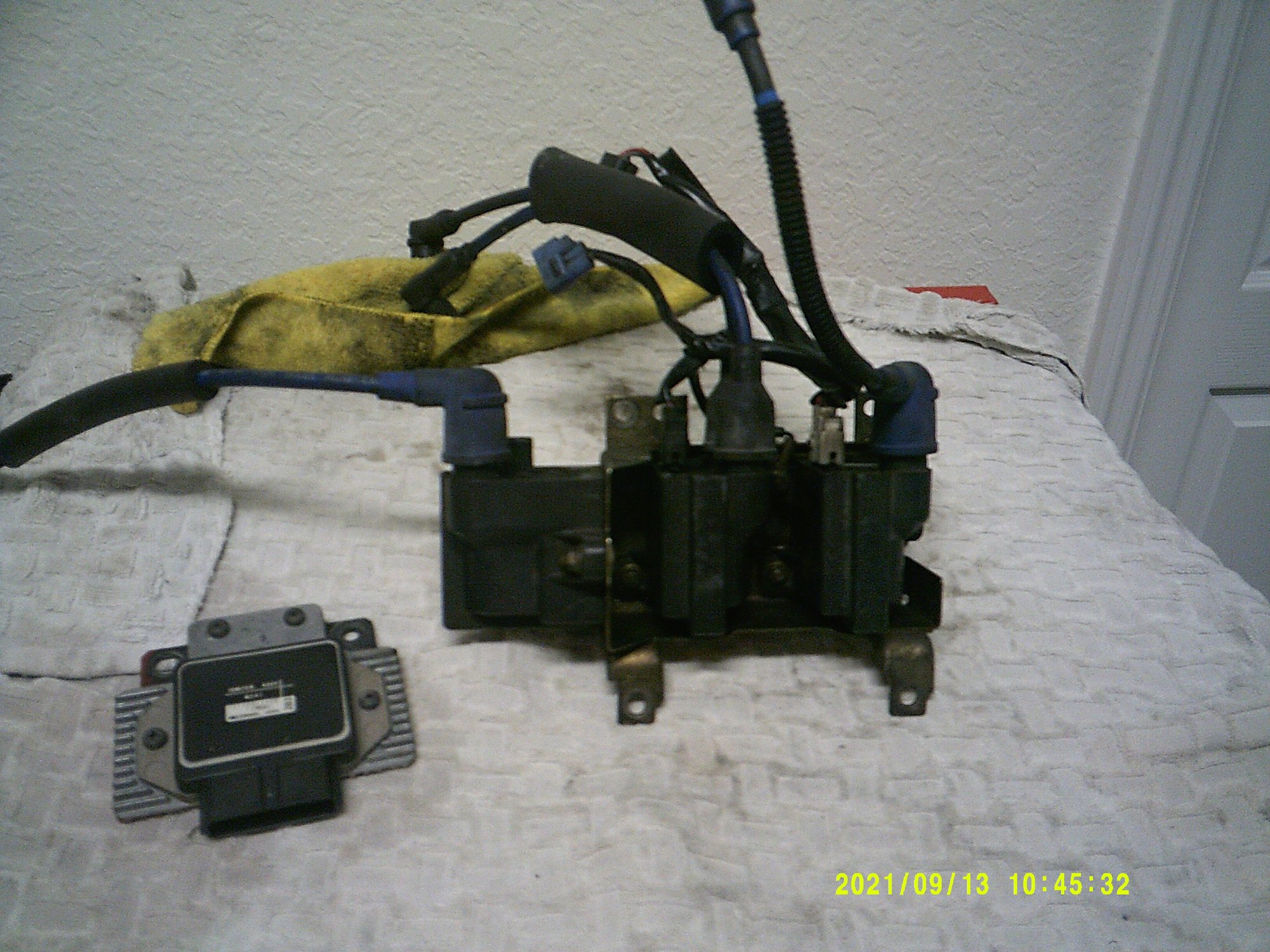 1994 Mazda RX-7 - Stock steering wheel, ECU, fuel rails and injectors, coil pack and control unit more. - Punta Gorda, FL 33982, United States