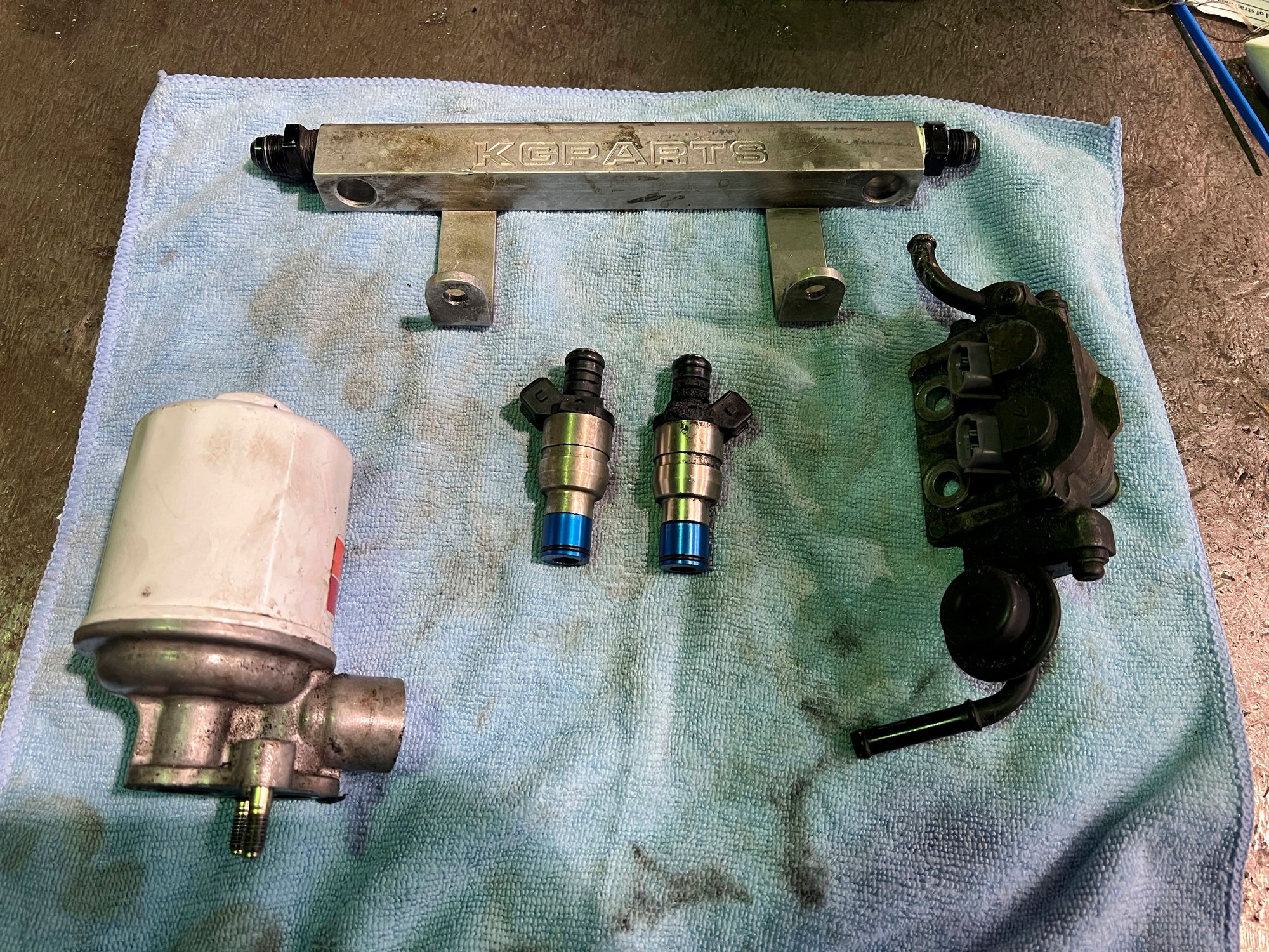 Engine - Intake/Fuel - Factory Primary Rail - FPD - Primary Injectors & 1800cc Secondary - Used - 0  All Models - Martinsville, VA 24112, United States