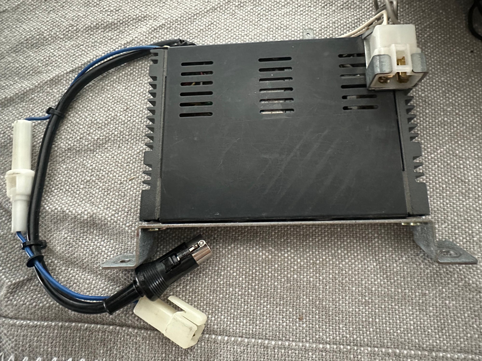 Audio Video/Electronics - 1981-1983 oem complete car stereo head unit - Used - 1981 to 1983 Mazda RX-7 - Richardson, TX 75081, United States