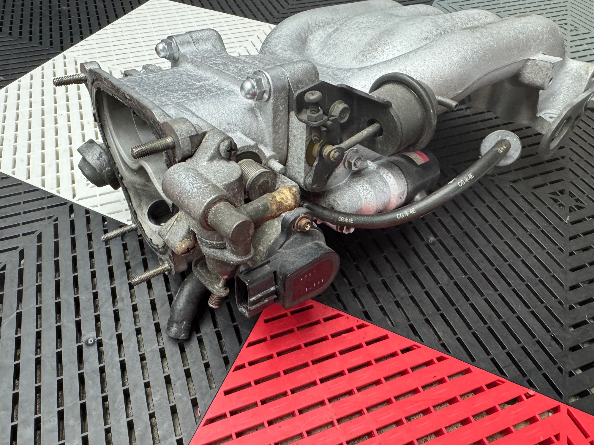 Engine - Intake/Fuel - JDM UIM / Throttle Body - COMPLETE - Used - 1992 to 2002 Mazda RX-7 - Birmingham, MI 48323, United States