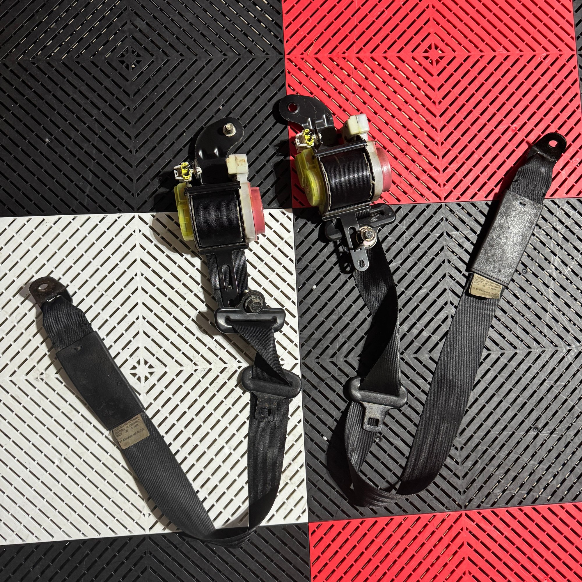 Interior/Upholstery - BLACK Seat Belts and Receivers/Buckles - Used - 1992 to 2002 Mazda RX-7 - Birmingham, MI 48323, United States