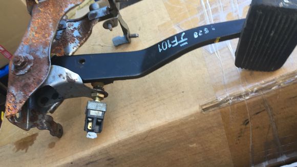 Brake switch from a Type X Automatic