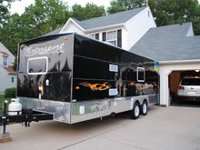 trailer 004.JPG