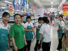 IMG_3626 helpful clerks.JPG