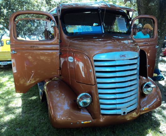 Lexus didn't invent big mouth styling. Neither did Audi. It was GMC!
