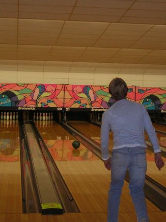 SHSM Bowling Night Oct06 04.JPG