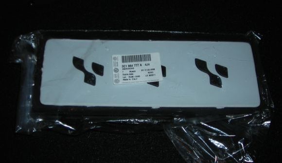 R32 Dead Pedal.jpg