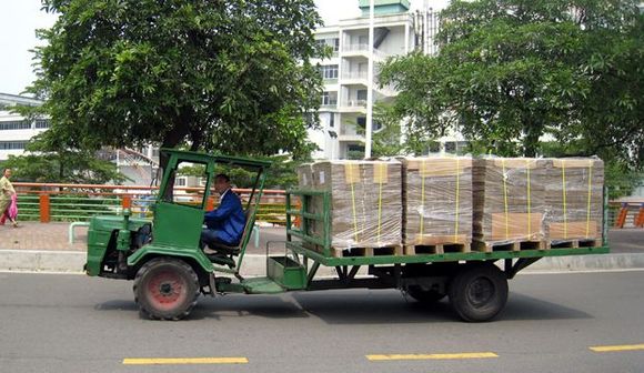 articulated truck.jpg