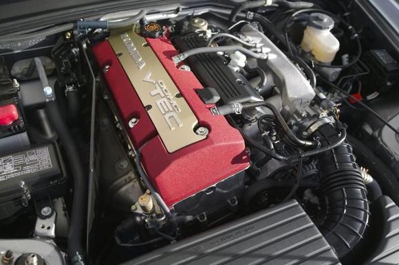 1243276505_2004_Honda_S2000_engine_compartment.jpg
