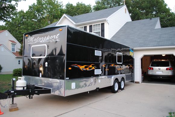 trailer 004.JPG