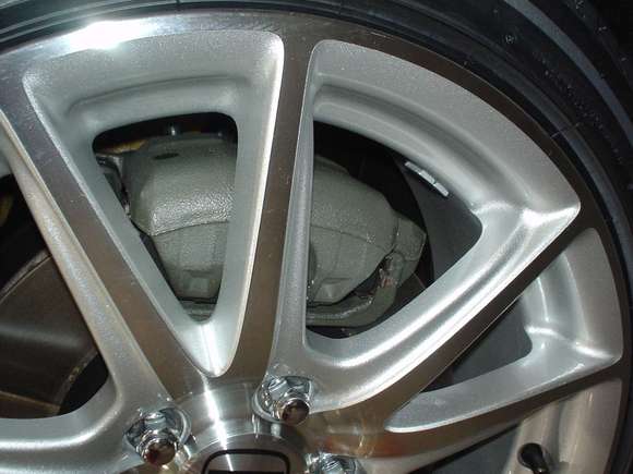 MY04 brakes _ where s the red paint then.JPG