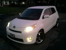 2008 scion xD fog lights 003