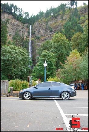 tC Multnomah Falls 101109