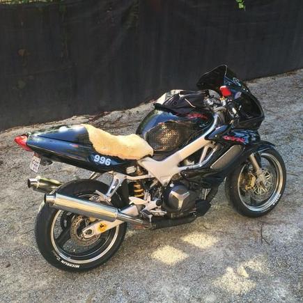DIY Sheepskin saddle-cover