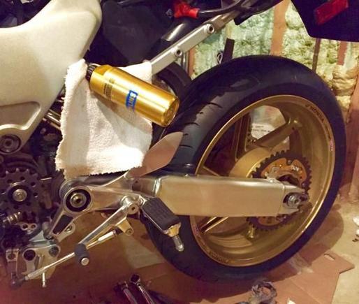 All the suspension is torqued to spec and the rear wheel is hung!