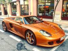 Interesting color on this Porsche Carrera GT spotted in Doha, Qatar. Oro Adonis might be the color described for this color.