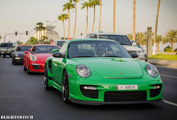 Green GT2 backed up by a Red GT3. Picture by DlightSwitch - Supercars