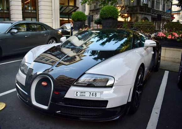Arab supercar season has started in London this week! Bugatti Veyron and Bentley Bentayga from Dubai, Lamborghini Aventador LP 750 SV Roadster, Rolls Royce Dawn, and Porsche 991 GT3 RS from Qatar. Have a great summer!