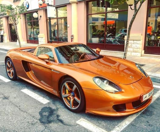 Interesting color on this Porsche Carrera GT spotted in Doha, Qatar. Oro Adonis might be the color described for this color.