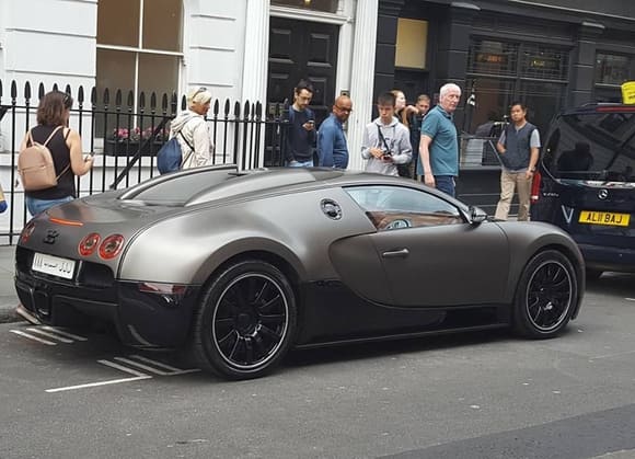 On this week's Saudi supercars, the spec on this Bugatti Veyron looks interesting. It was spotted in Cannes and now made its way to London.