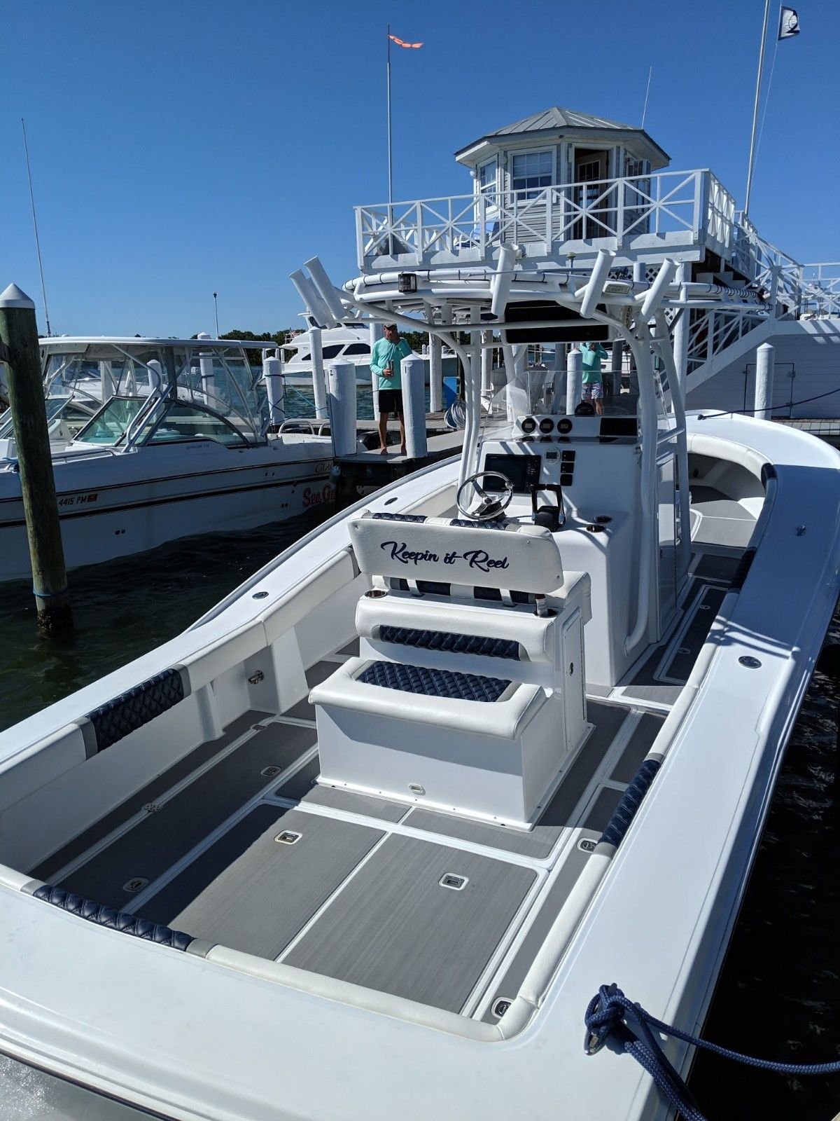 31' Rybo Runner Center Console (25K RESTORATION COMPLETED 2019) 94,900