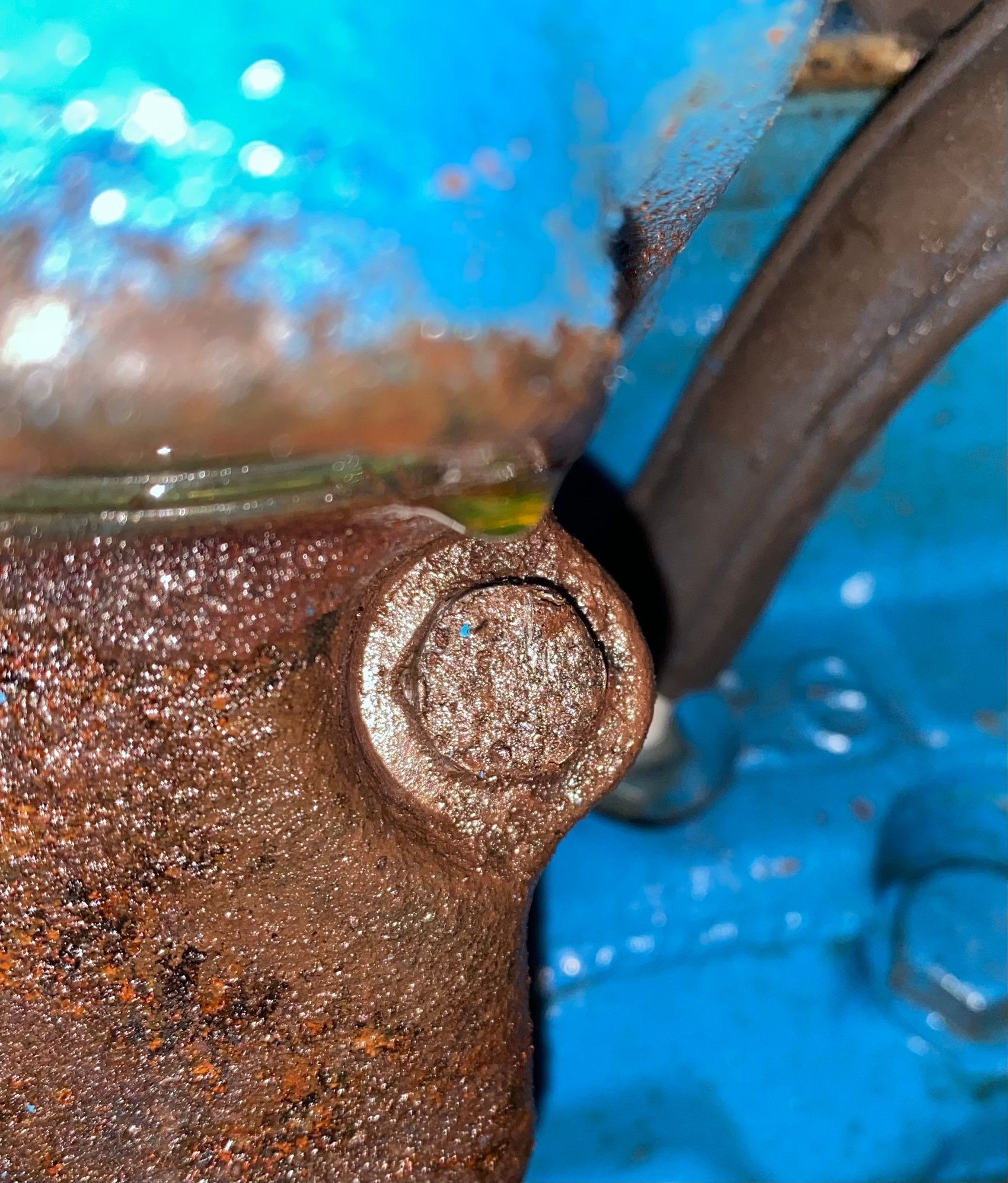 Rounded Exhaust Manifold Bolt Head The Hull Truth Boating and