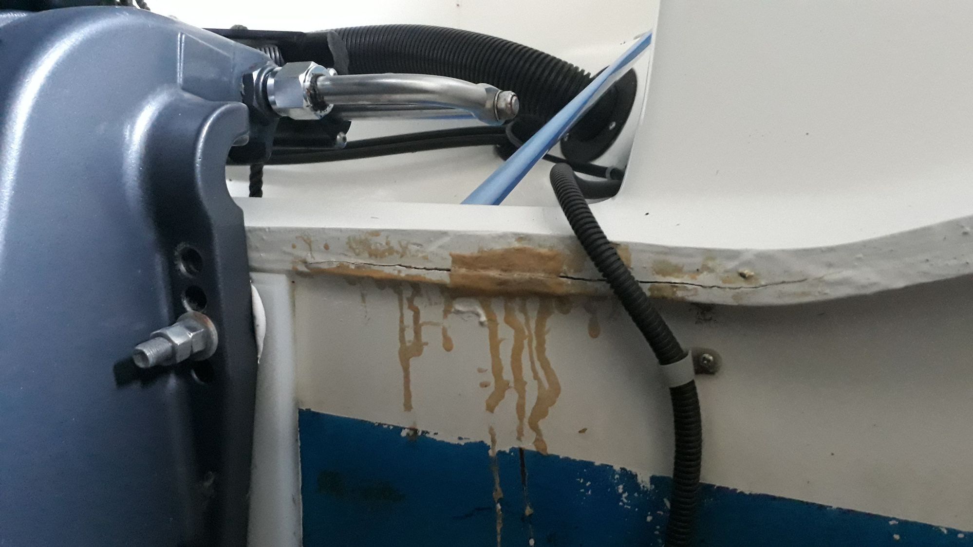 Deckhull joint cracks at transom The Hull Truth Boating and