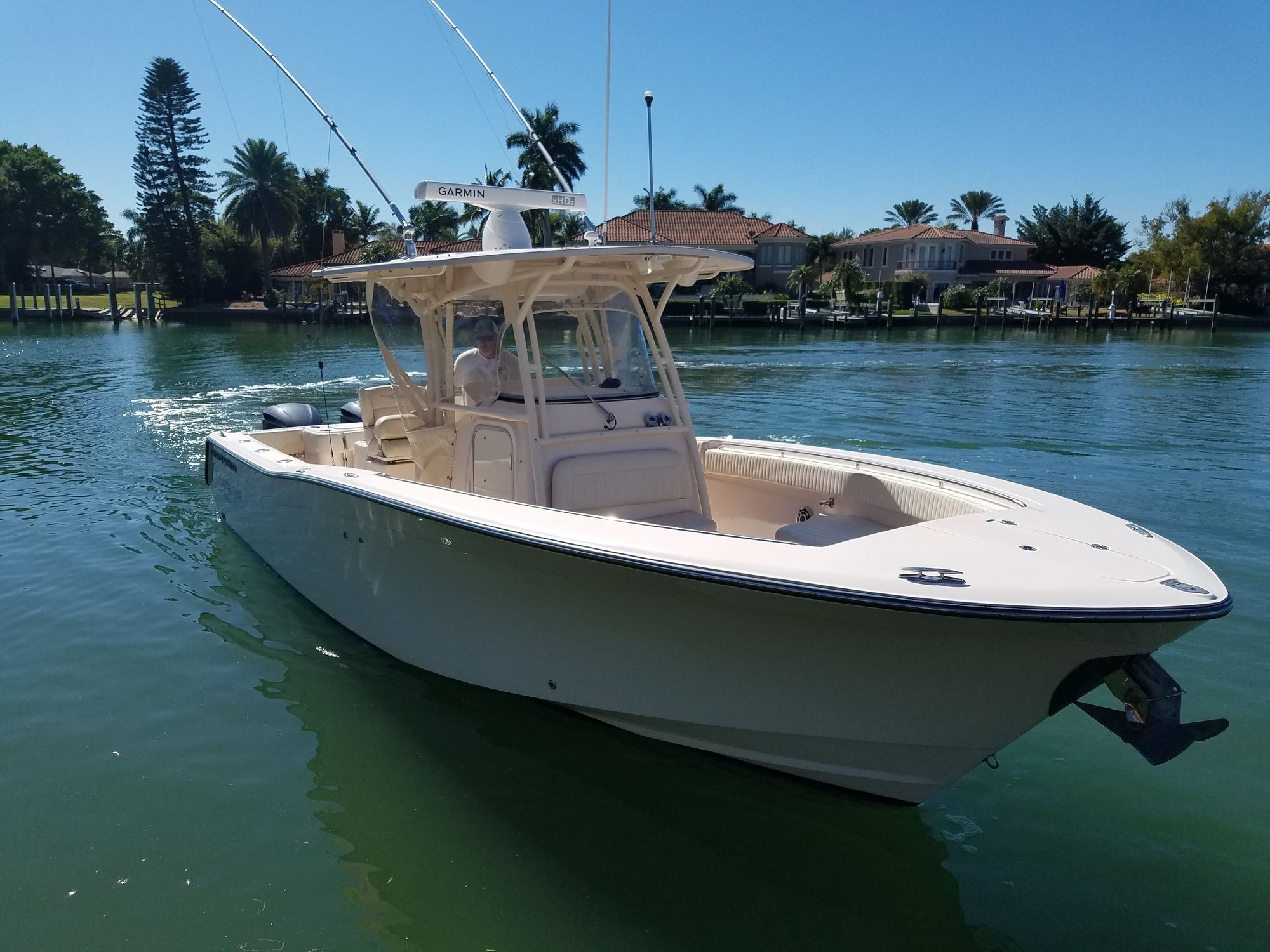 2013 GradyWhite Canyon 306 w/ 2x Yamaha 300hp Motors & Trailer The